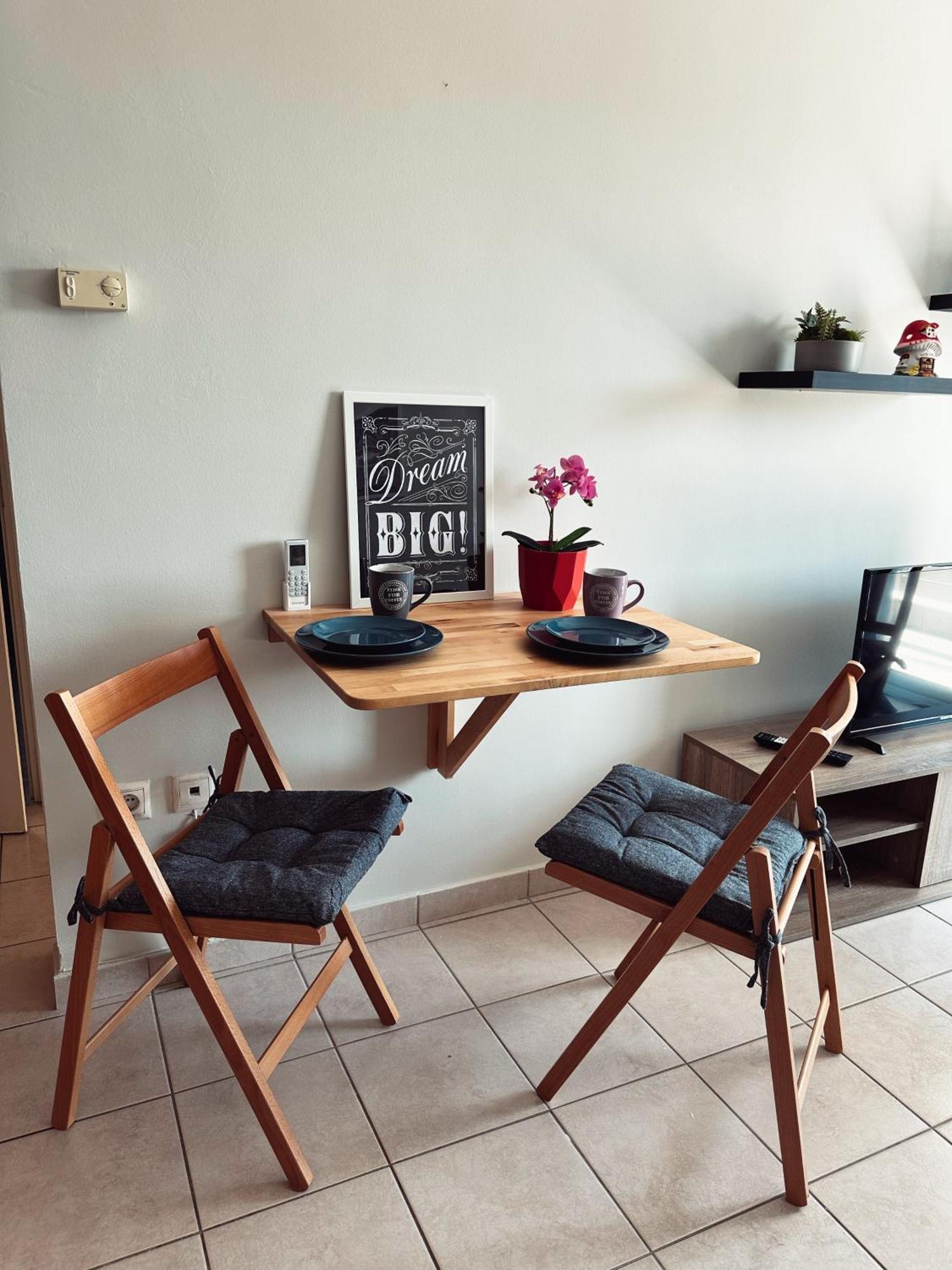 Homely Flat Near Airport Солун Екстериор снимка