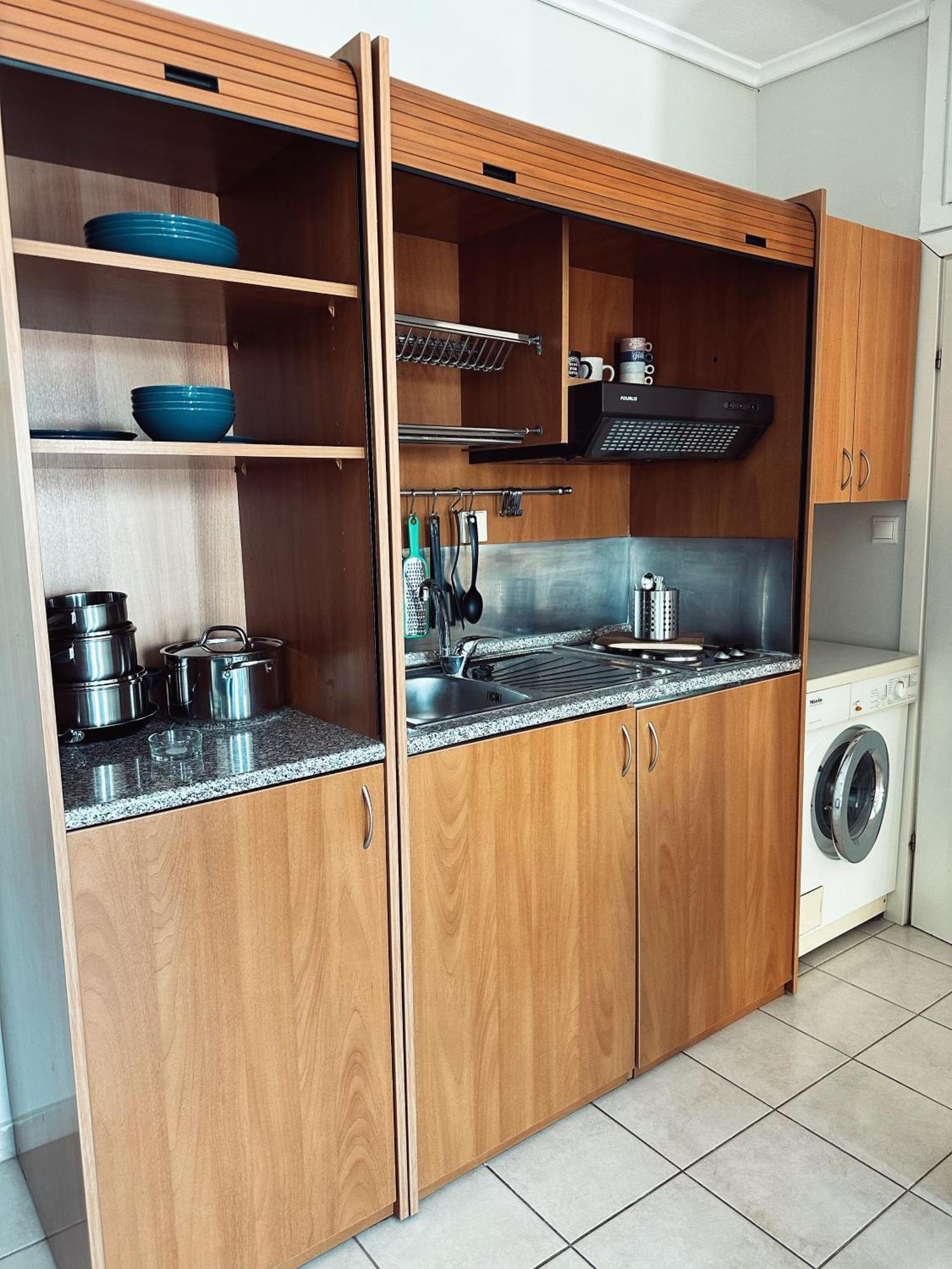 Homely Flat Near Airport Солун Екстериор снимка
